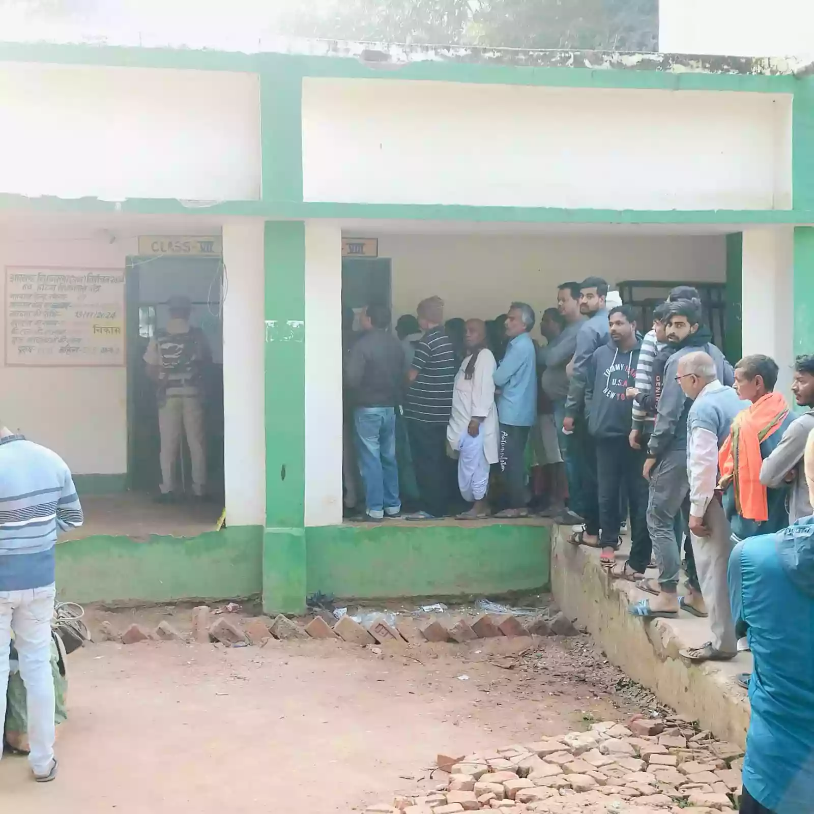 झारखंड की 43 सीटों पर सुबह नाै बजे तक 13 प्रतिशत मतदान