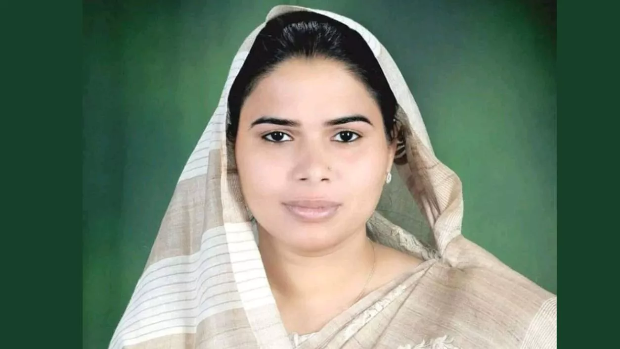 Samajwadi party MLA Pooja Pal campaigns for BJP in Phulpur by-election, deepens rift with SP