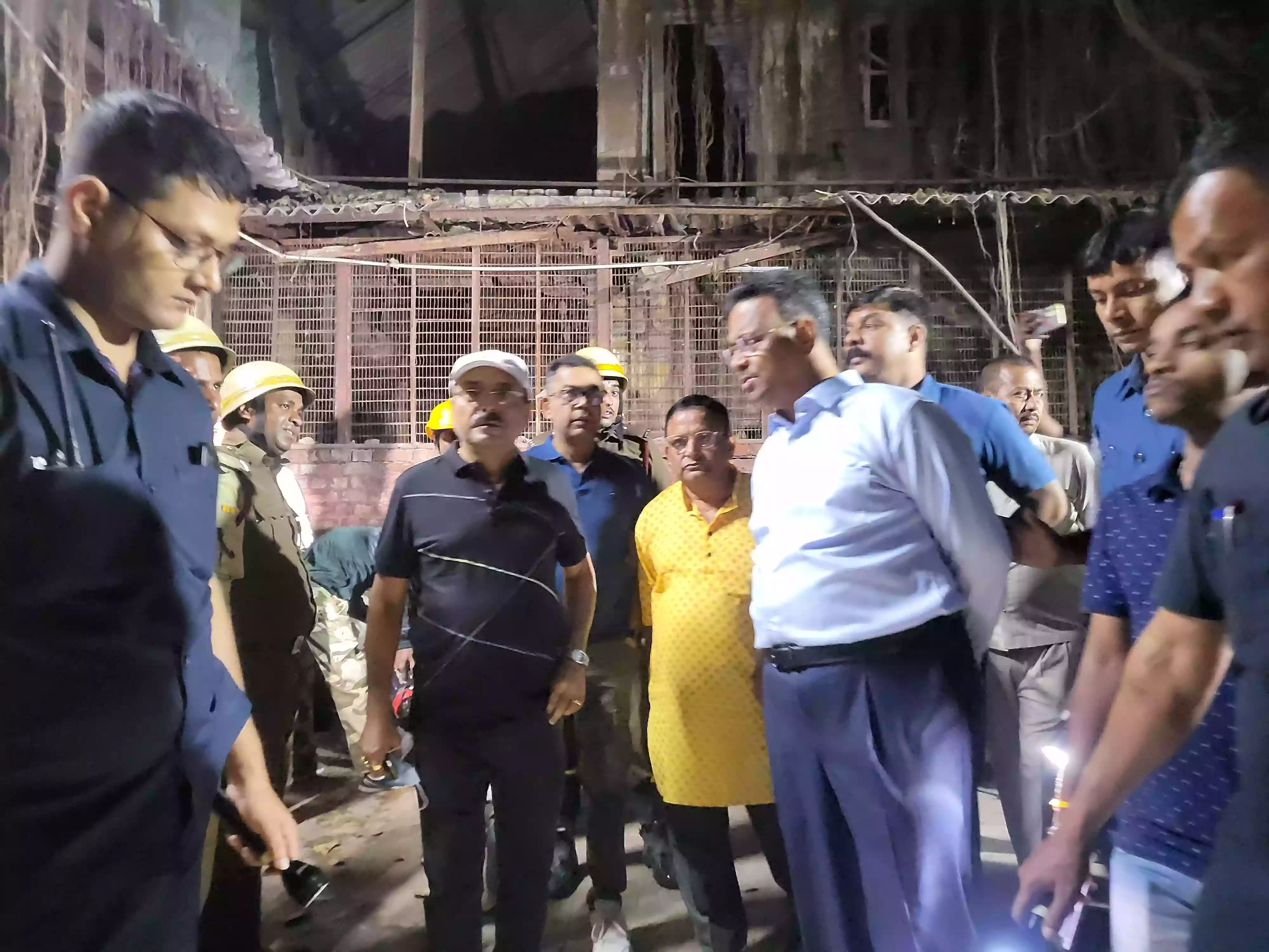 कोलकाता में पुरानी फैक्ट्री की दीवार गिरने से दो लोगों की मौत