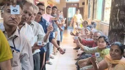  महाराष्ट्र में 58 और झारखंड में 67 फीसदी से अधिक मतदान