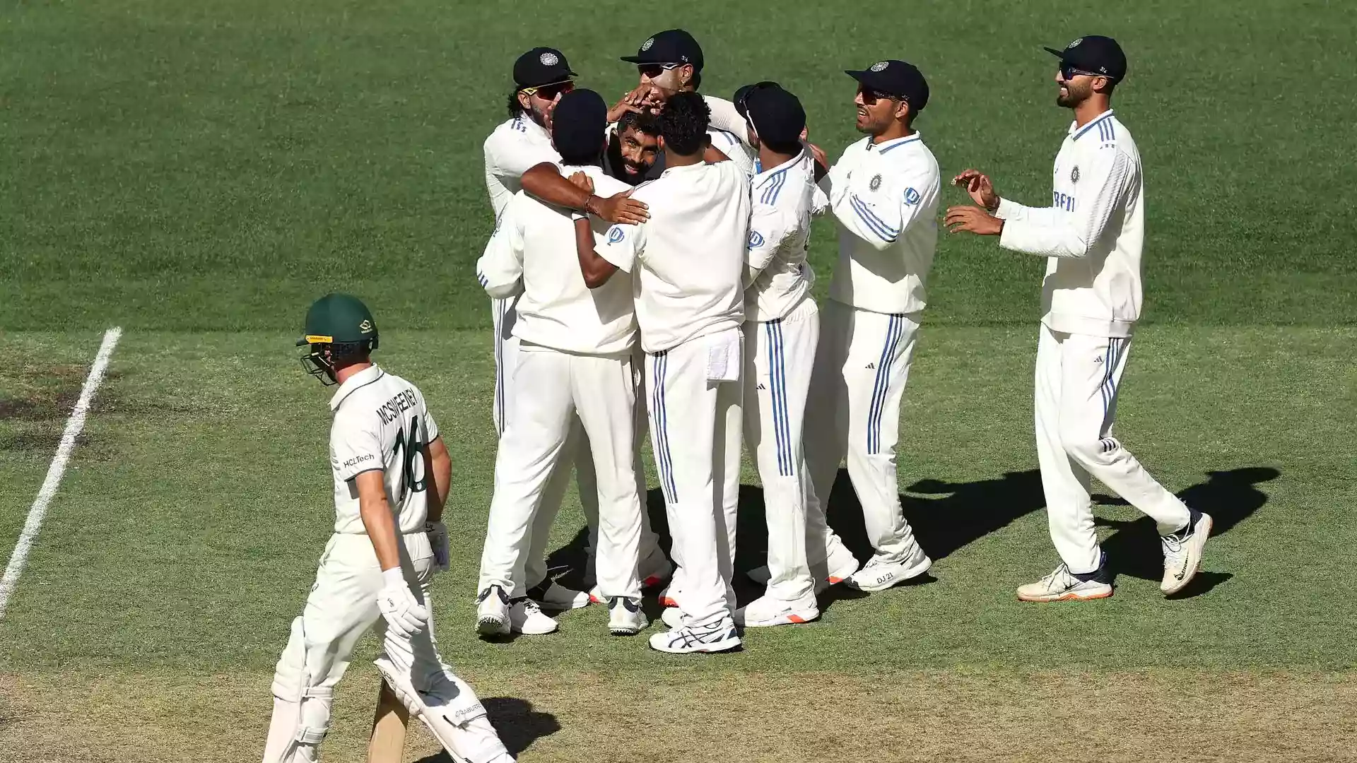 पर्थ टेस्ट पहला दिन : भारतीय तेज गेंदबाजों ने दिलाई भारत को बेहतरीन वापसी, ऑस्ट्रेलिया ने 67 रन पर खोए 7 विकेट
