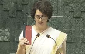 प्रियंका और चव्हाण ने लोकसभा सदस्य के रूप में शपथ ली