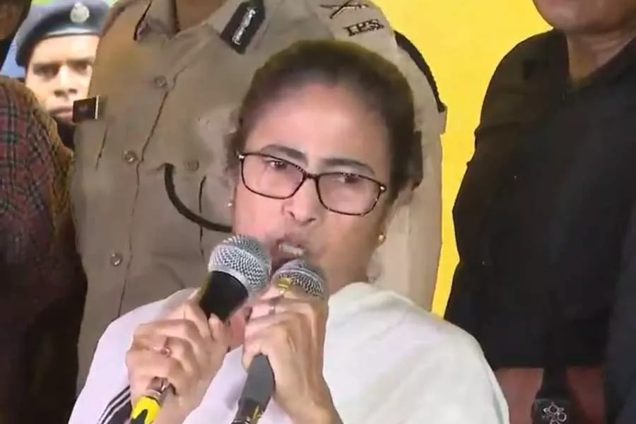 ममता ने बांग्लादेश में हिंदू उत्पीड़न पर विधानसभा में जताई चिंता, केंद्र के साथ दिखाई एकजुटता