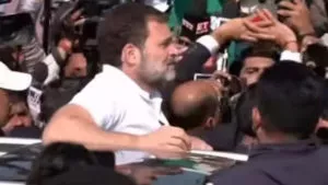 राहुल गांधी का काफिला रोकने के विरोध में विपक्ष ने किया लोकसभा से बहिर्गमन