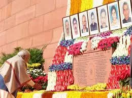 प्रधानमंत्री मोदी ने संसद हमले के शहीदों को श्रद्धांजलि दी  