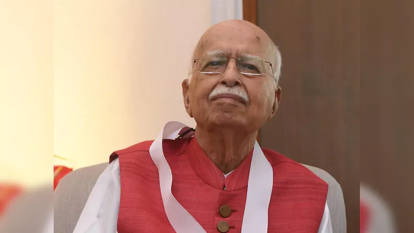 भाजपा नेता लालकृष्ण आडवाणी अपोलो अस्पताल में भर्ती, हालत स्थिर