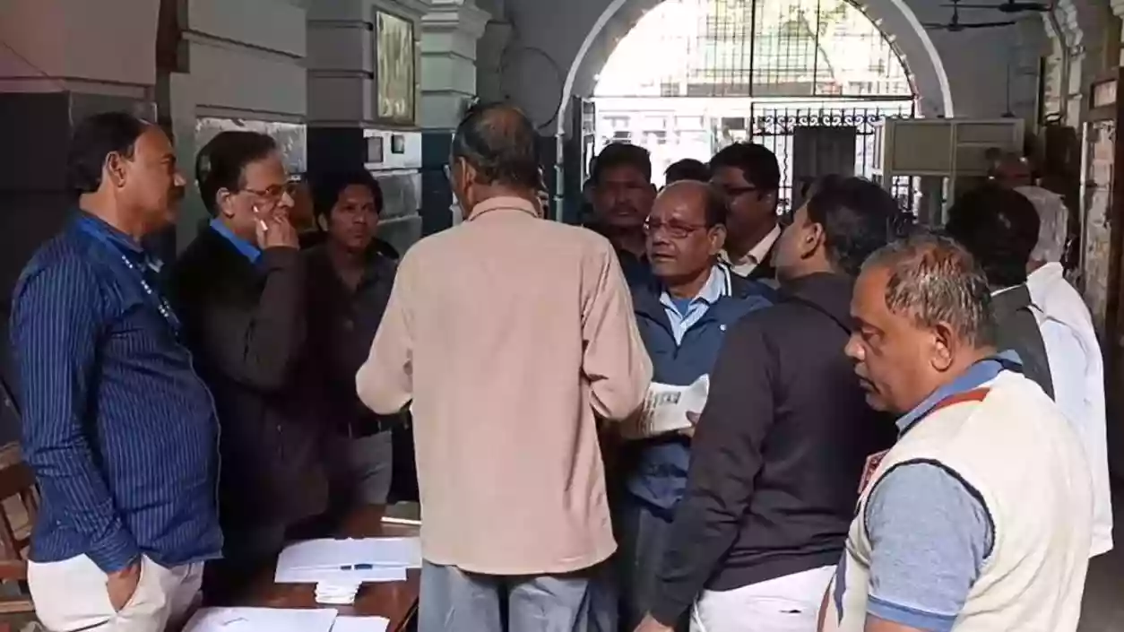 Allegations of 'hooliganism' in Kolkata labour cooperative election as TMC dominates 25 unopposed seats