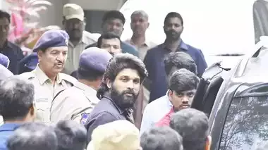 भगदड़ मामले में अभिनेता अल्लू अर्जुन से पुलिस ने की तीन घंटे पूछताछ
