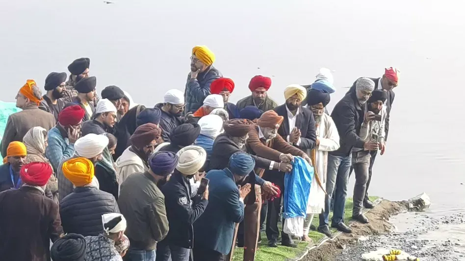 पूर्व प्रधानमंत्री मनमोहन सिंह की अस्थियां यमुना घाट पर विसर्जित की गईं