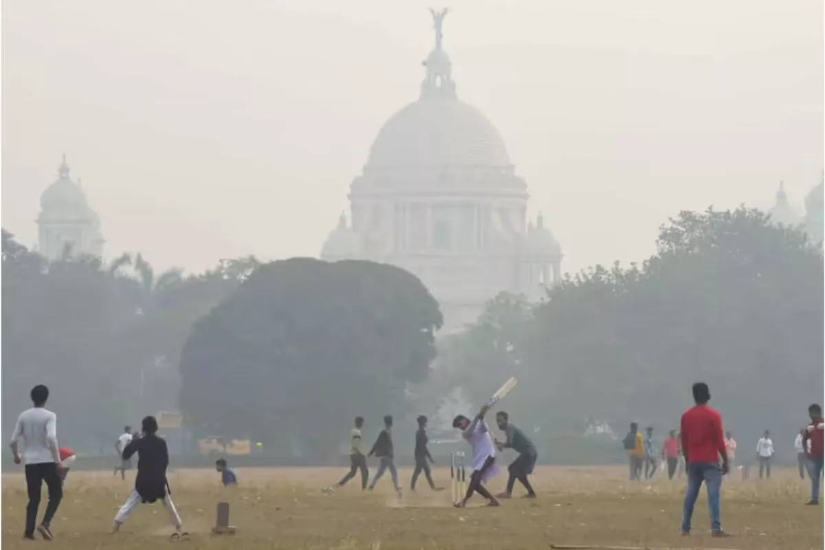 कोलकाता और पश्चिम बंगाल में मौसम का हाल: सर्द सुबह के बीच साफ आसमान, बढ़ेगी ठंड