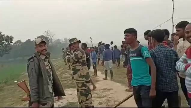 Fencing work triggers altercation at Indo-Ban border in Malda