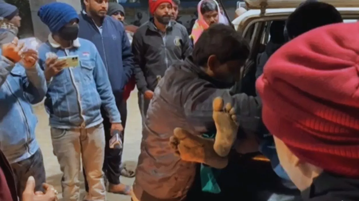 19-year-old woman killed in armed attack while riding bike in Birbhum