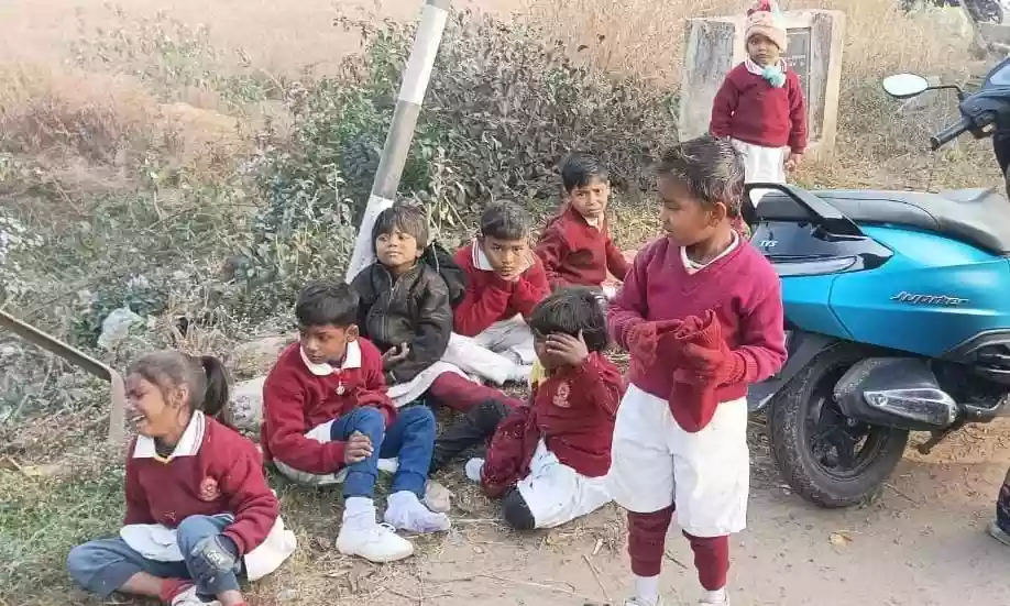 स्कूली बच्चों से भरे ऑटो को ट्रक ने मारी टक्कर, तीन बच्चे और ड्राइवर की मौत