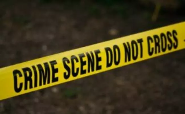 मेरठ फैमिली मर्डर:  बोरे और बक्से में बंद मिला पति, पत्नी और तीन बच्चों का शव