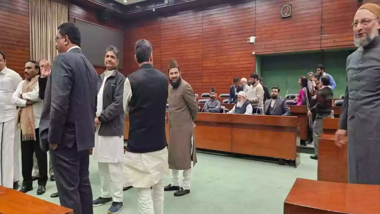 10 opposition MPs suspended after disruption in JPC meeting on Waqf Amendment Bill