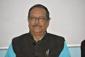 पश्चिम बंगाल के कानून मंत्री मलय घटक के घर के पास हथियारबंद हमलावरों का हमला, आसनसोल में दहशत