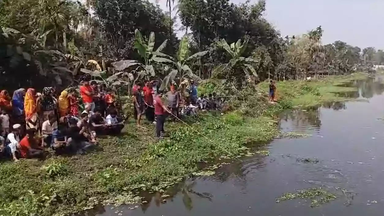 Decapitated body found in field in North 24 Parganas; Throat slit, limbs bound in gruesome murder