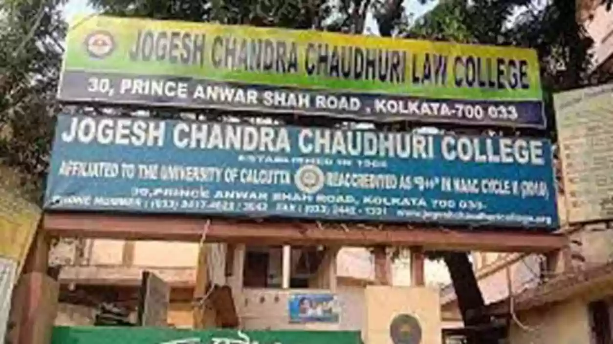 HC orders regulation on alumni entry to Jogesh Chandra College amid Saraswati Puja row