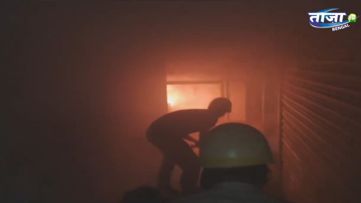 Fire at Howrah’s Chintamoni Dey road market traps residents, firefighters rescue many