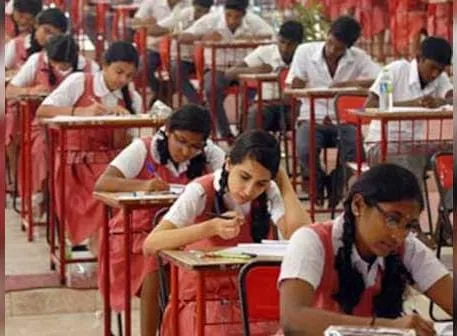 माध्यमिक और मदरसा परीक्षा शुरू, नकल रोकने के लिए सख्त इंतजाम 