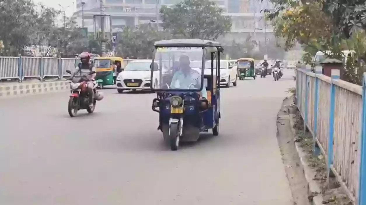 Police enforce mandatory ID for toto & e-rickshaw drivers after crime surge
