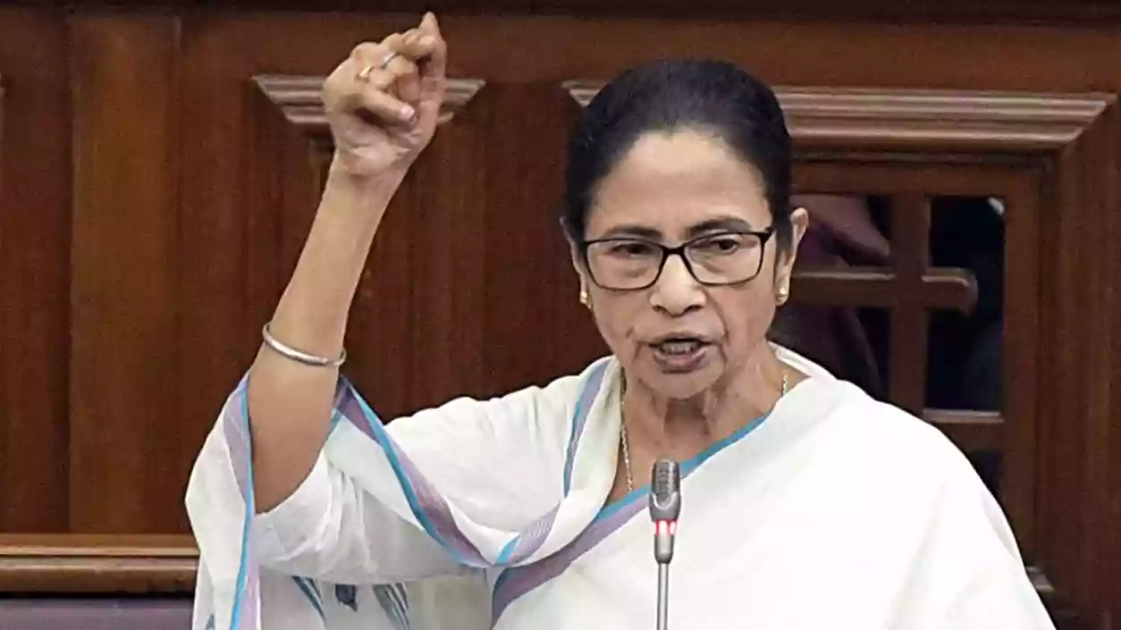 CM Mamata faces backlash over 'Mrityu Kumbh' remark; Saints and BJP strongly oppose, demand apology