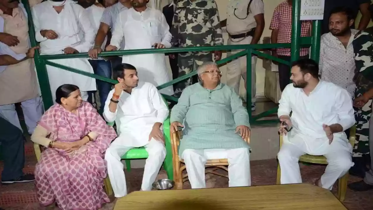 Delhi Court summons Lalu Prasad, sons & daughter in ₹200 crore land-for-jobs scam