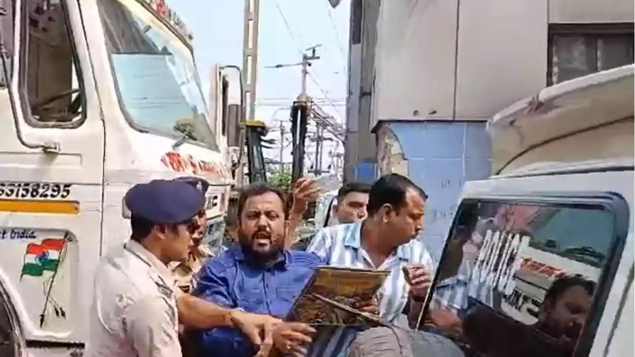 Howrah tense as ISF protests over road repairs turns violent; Police officer attacked