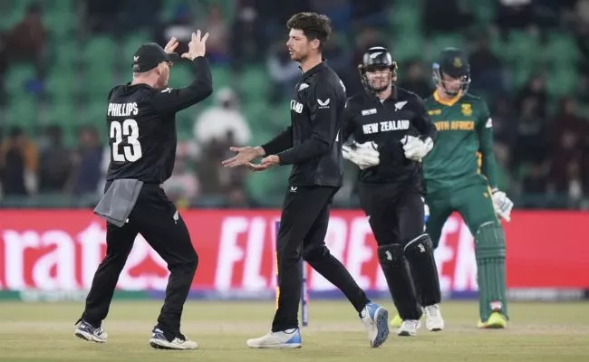 New Zealand beats South Africa by 50 runs, to play final against India