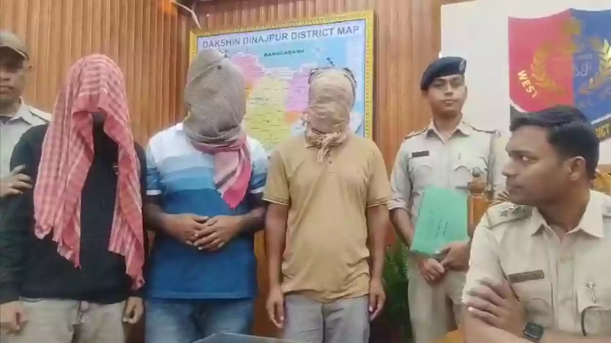 Bangladeshi national, 2 Indians arrested for illegal stay and fake documents racket in Dinajpur