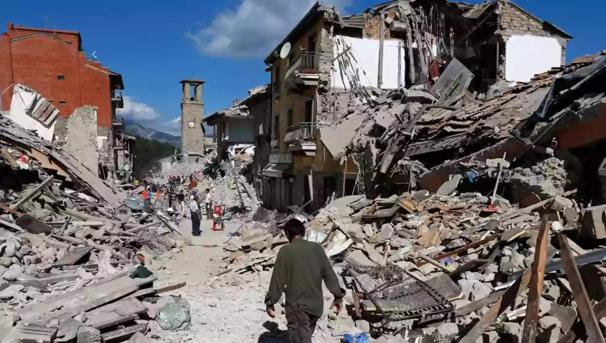 Italy’s strongest earthquake in 40 years strikes naples, aftershocks keep residents on edge