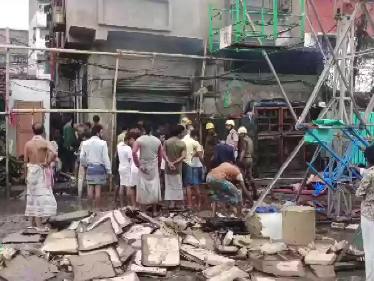 नारकेलडांगा की कागज गोदाम में आग