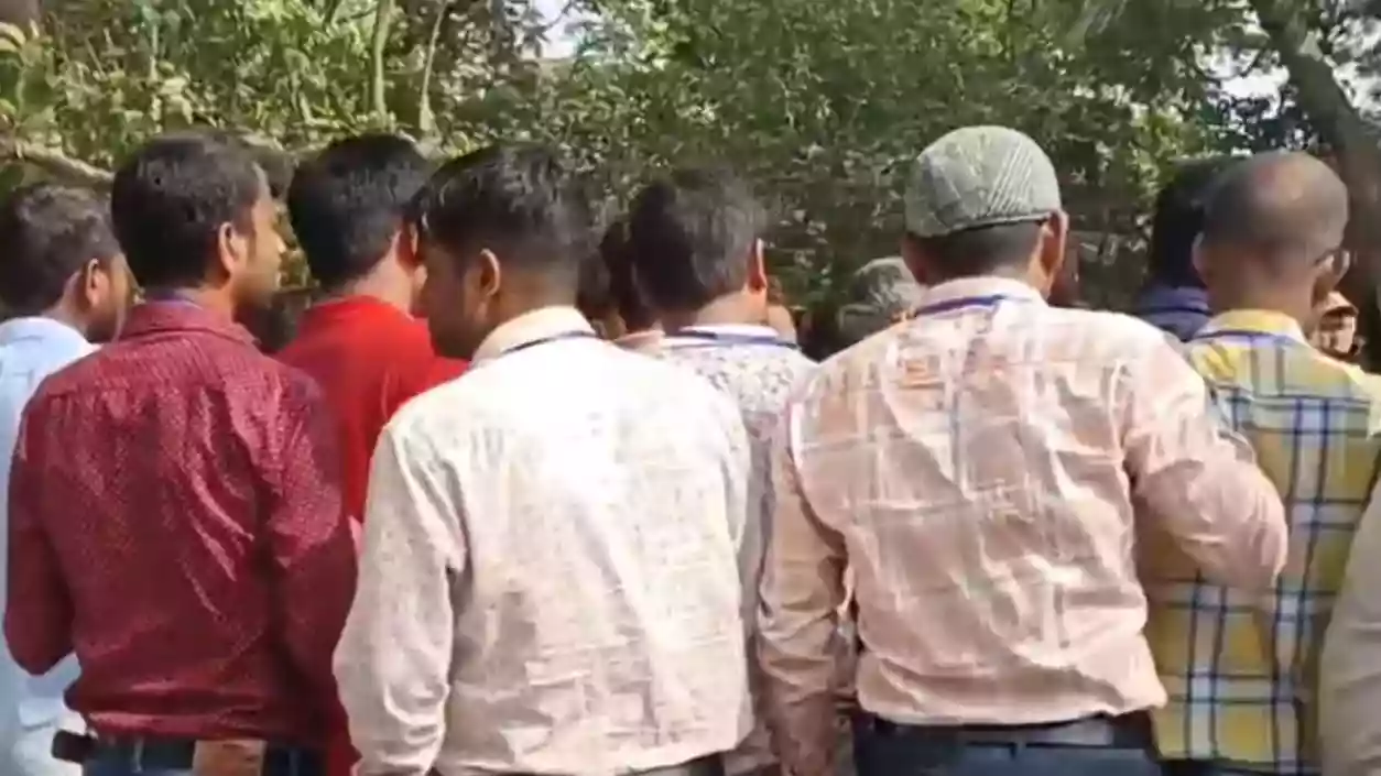 Sacked teachers clash at Netaji Indoor over entry passes ahead of CM Mamata meet