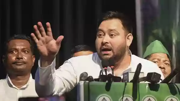 Tejashwi Yadav declares himself CM face of 'Mahagathbandhan', promises land & house
