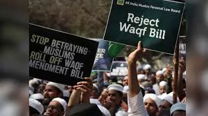 कोलकाता में वक्फ कानून के खिलाफ रैली और नौकरी गंवाने वाले शिक्षा कर्मियों की पदयात्रा से लगा जाम