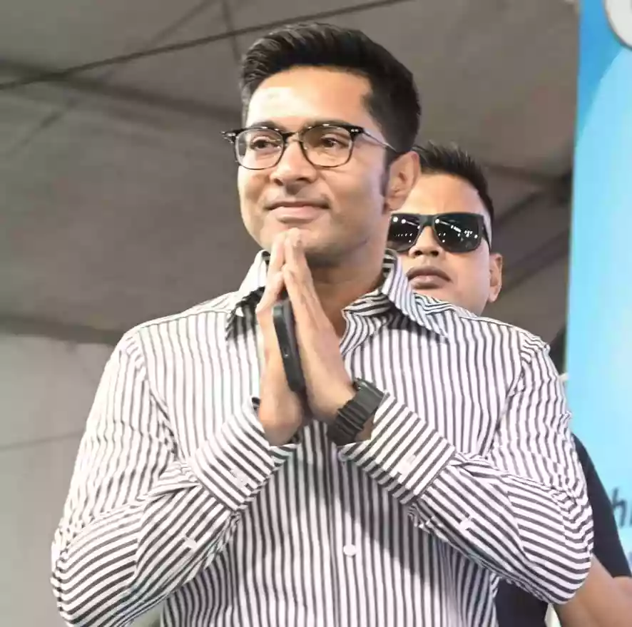 अभिषेक ने सुप्रीम कोर्ट के निर्णय पर उठाया सवाल
