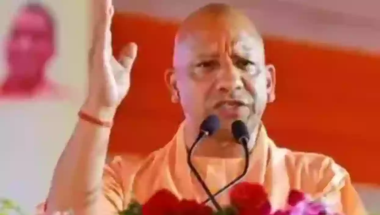 'Laaton ke bhoot...': CM Yogi questions Mamata's silence over Waqf violence