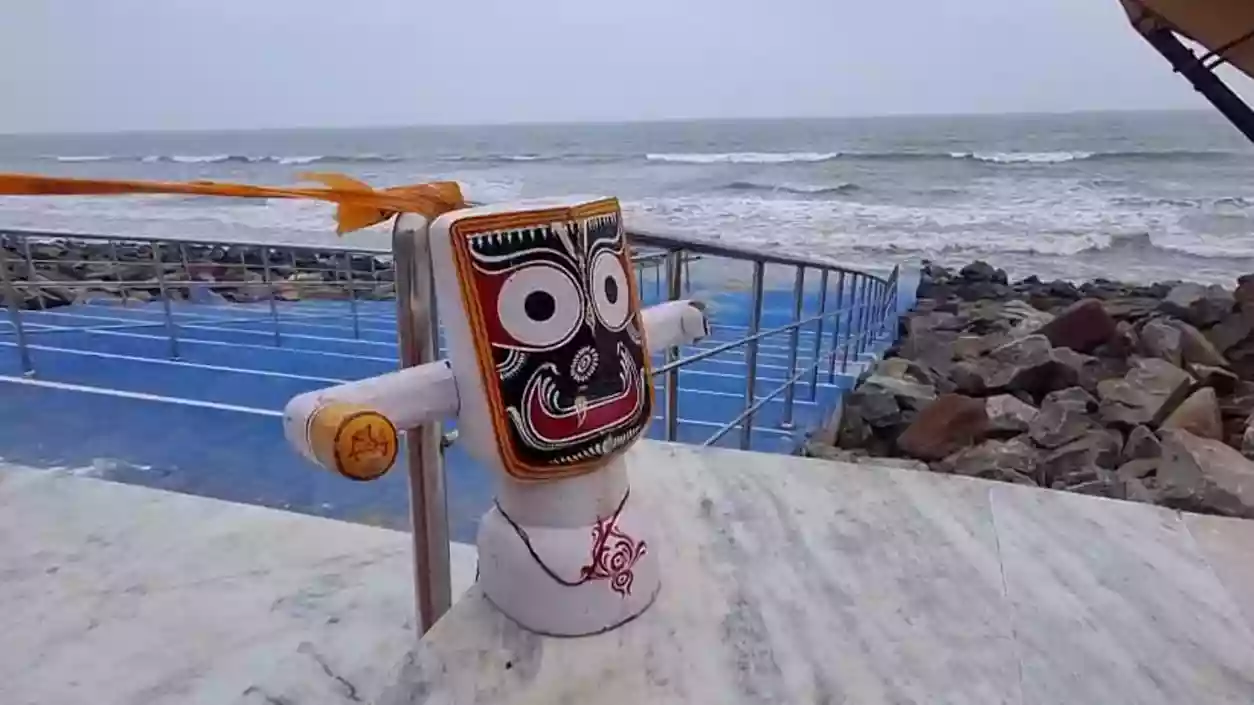 Wooden idol of Lord Jagannath washes ashore at Digha ahead of temple inauguration