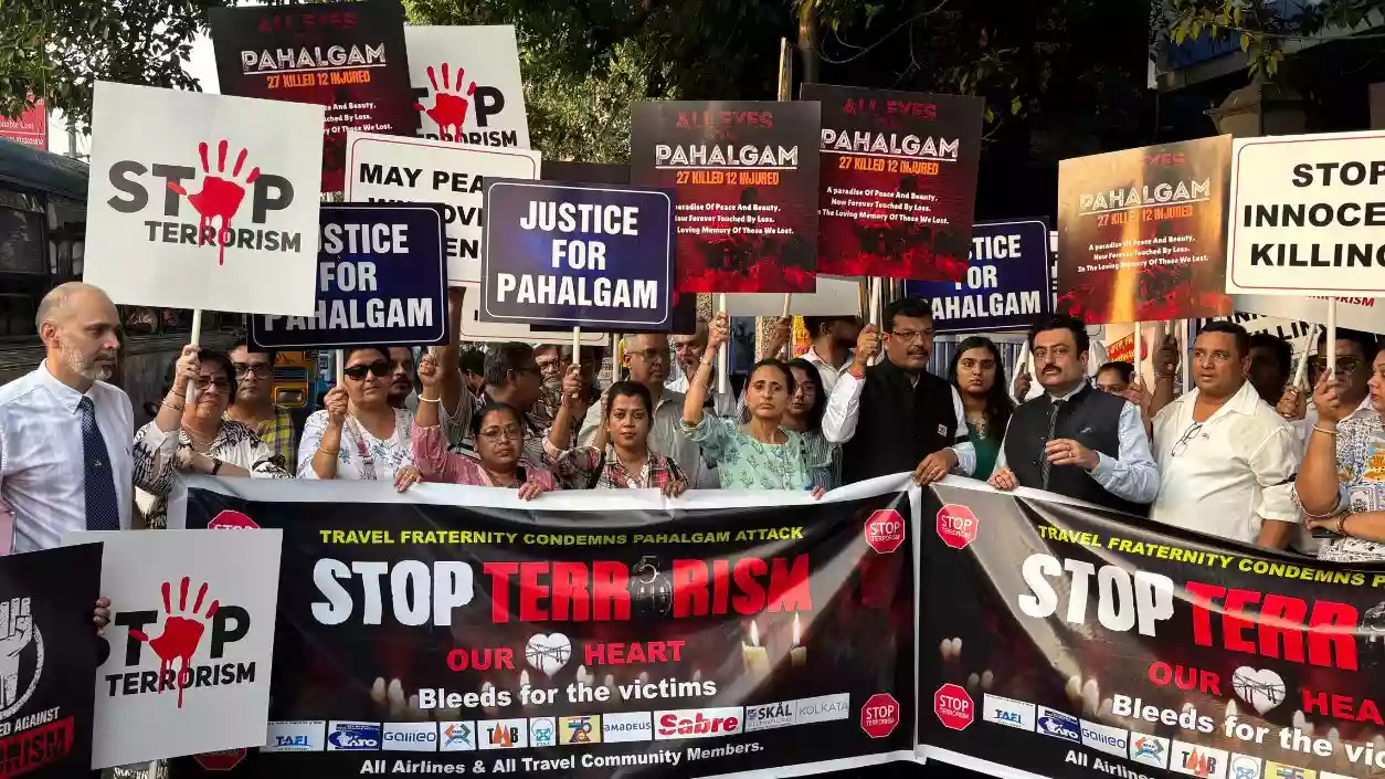 Travel fraternity leads massive protest from Moula Ali to RSM Square against Pahalgam terror attack