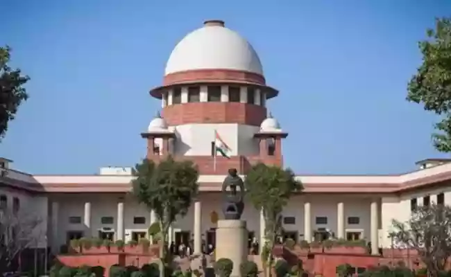 Centre opposes 'interim stay' on Waqf Act in SC, calls it 'violation of the Constitution'