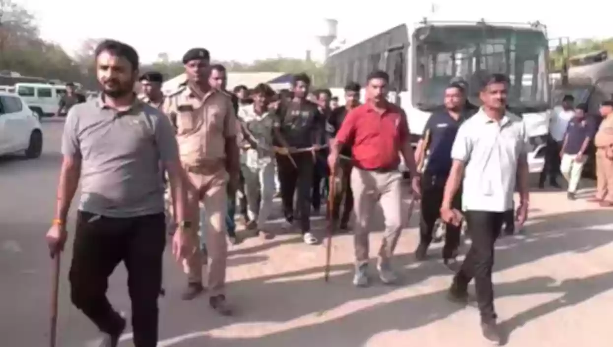 Over 500 illegal Bangladeshi migrants detained in Gujarat during major police crackdown
