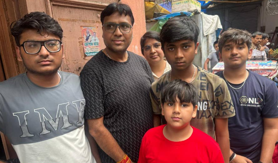 Odisha woman rescues family from Kolkata hotel fire, stands for 2 hours on narrow ledge