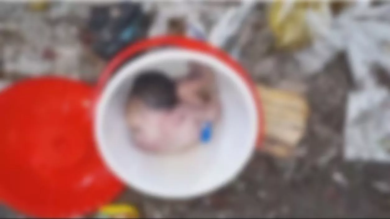 Newborn abandoned, found inside bucket in Topsia's garbage heap