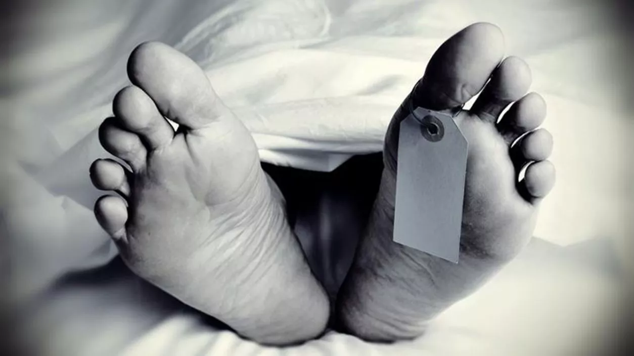 Mysterious death of a meritorious student in North 24 Pgs after Secondary exams, murder or suicide?