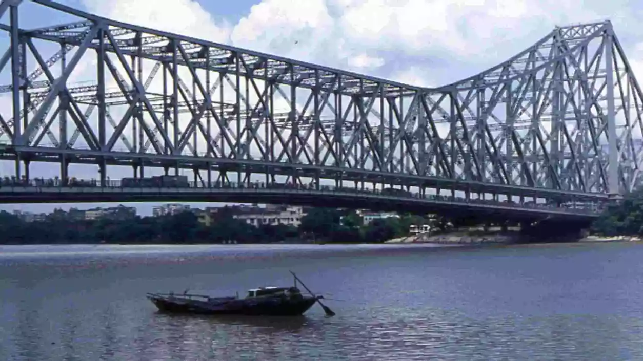 SMP Kolkata begins night navigation on Hooghly River from Budge Budge to sea to cut turnaround time