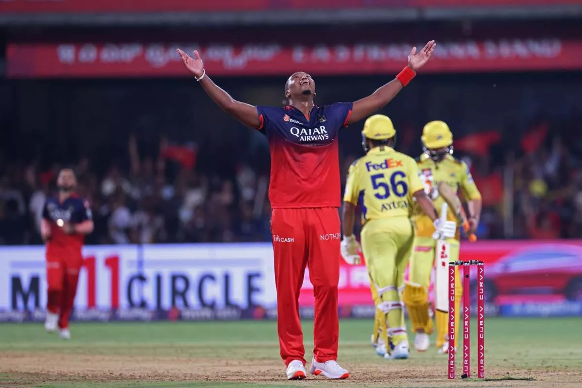 RCB wins the clash of titans, beat CSK by 2 runs in nail bitter match