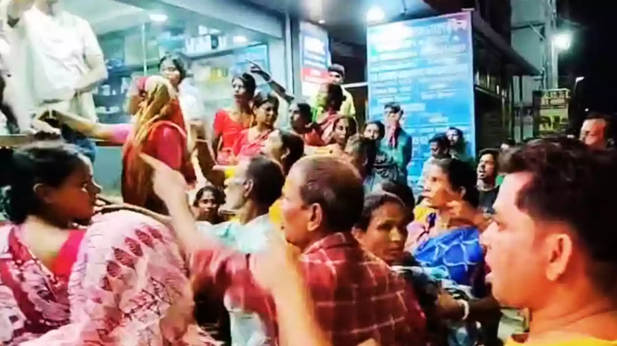 Woman dies after giving birth to twins in Chanchal; Family alleges medical negligence, protest erupts