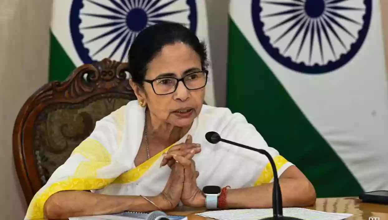 Mamata requests private schools to give holiday amid India Pakistan tension