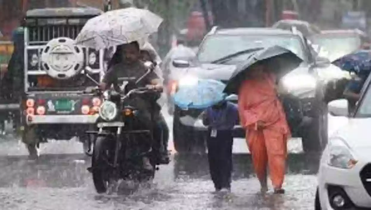 Delhi-NCR braces for thunderstorms and 60 kmph winds, IMD issues orange alert