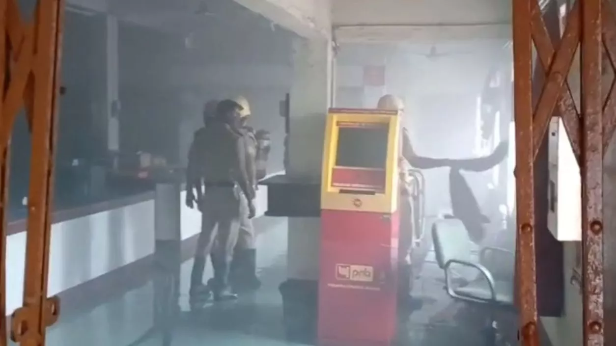 Short circuit sparks fire at nationalised bank branch in Siliguri; No damage to customer deposits reported